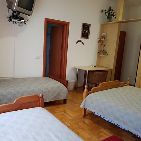 Prenociste Klas Pleternica الغرفة الصورة